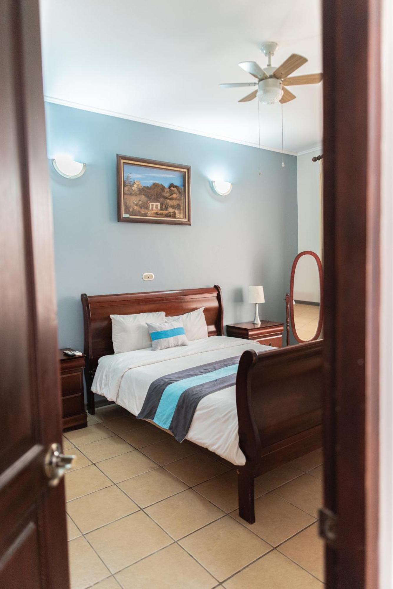 Hotel Y Restaurante El Guarco การ์ตาโก ภายนอก รูปภาพ