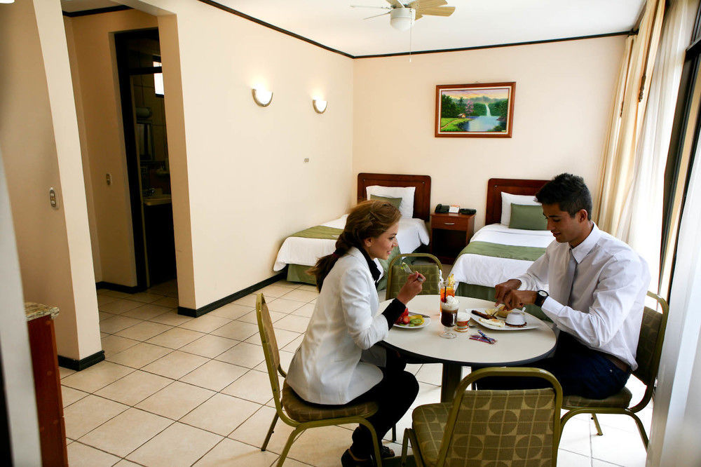 Hotel Y Restaurante El Guarco การ์ตาโก ภายนอก รูปภาพ