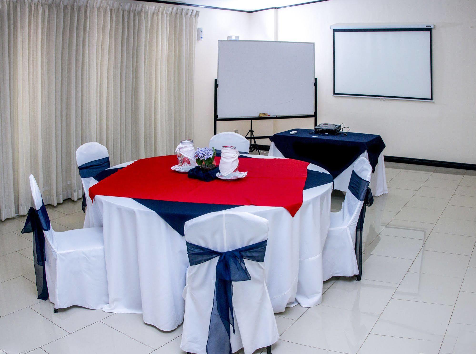 Hotel Y Restaurante El Guarco การ์ตาโก ภายนอก รูปภาพ