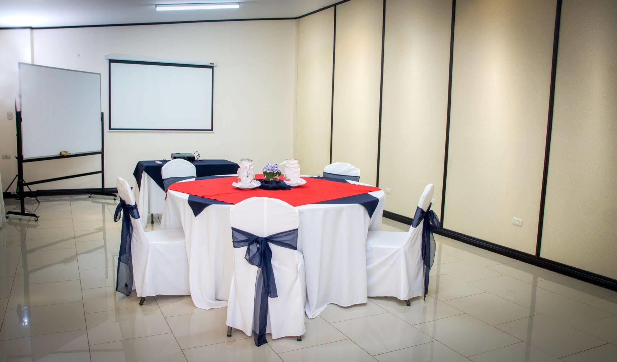 Hotel Y Restaurante El Guarco การ์ตาโก ภายนอก รูปภาพ